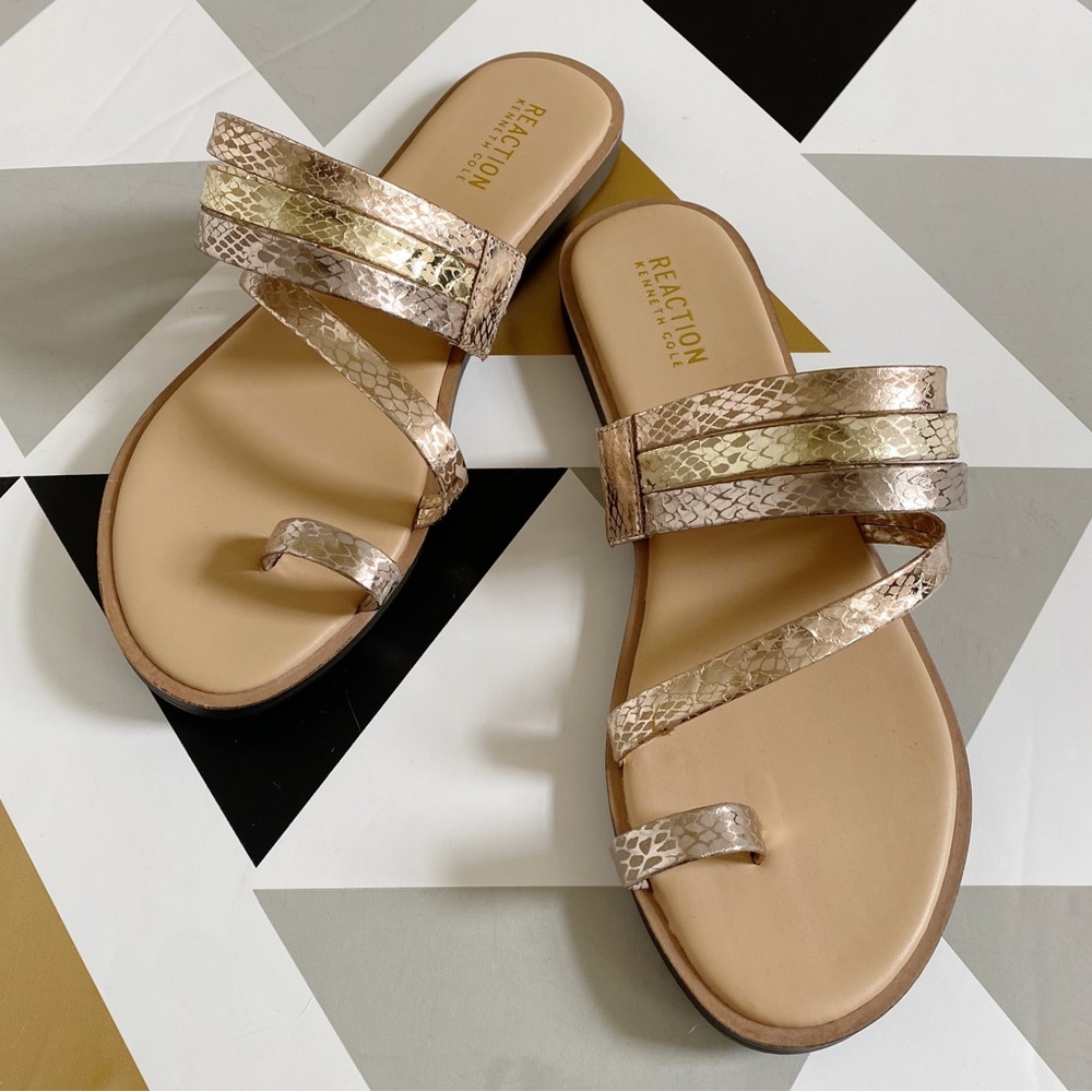 Kenneth Cole Reaction Toe Loop Metallic Sandals NEW 9